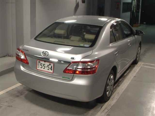 TOYOTA PREMIO 2013