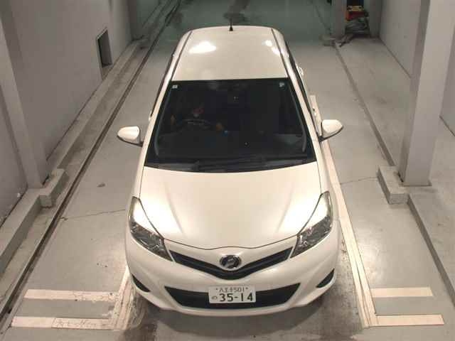 TOYOTA VITZ 2014