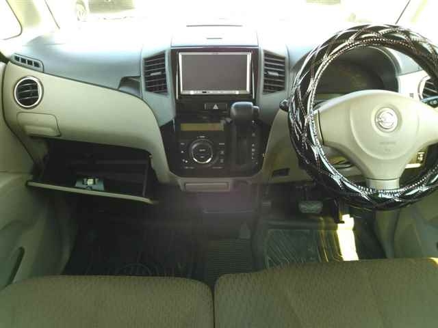 NISSAN ROOX 2012