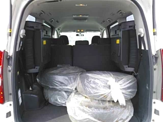 TOYOTA NOAH 2011