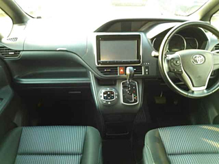 TOYOTA VOXY 2016
