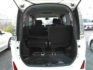 TOYOTA VOXY 2016