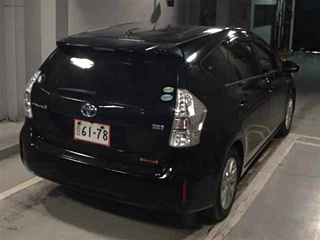 TOYOTA PRIUS ALPHA 2013