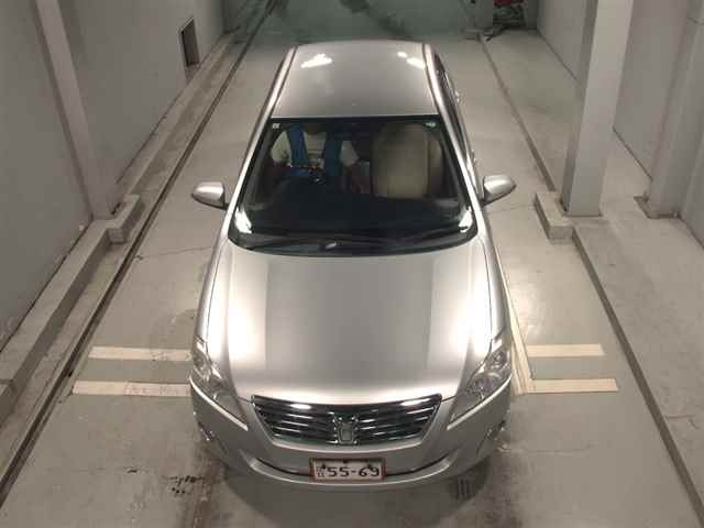 TOYOTA PREMIO 2013
