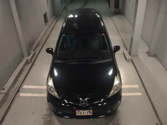 TOYOTA PRIUS ALPHA 2013