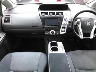 TOYOTA PRIUS ALPHA 2013