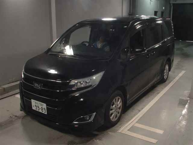 TOYOTA NOAH 2017