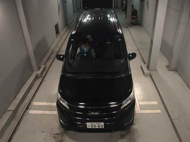 TOYOTA NOAH 2017