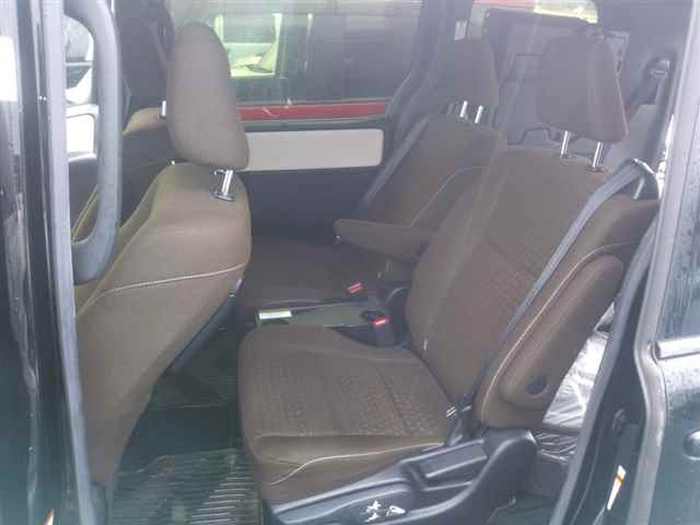 TOYOTA NOAH 2017