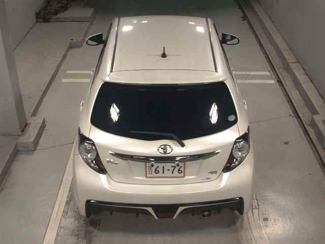 TOYOTA VITZ 2016