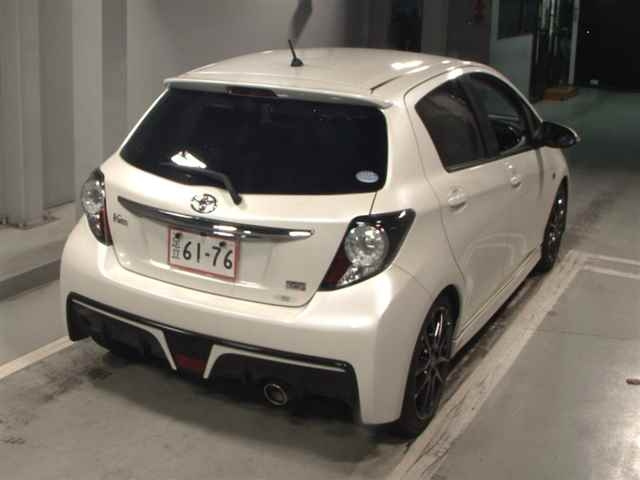 TOYOTA VITZ 2016