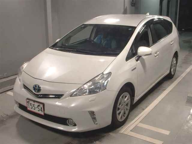 TOYOTA PRIUS ALPHA 2012