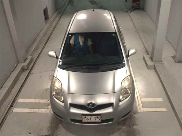 TOYOTA VITZ 2011