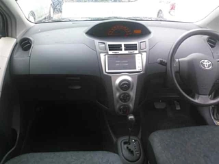 TOYOTA VITZ 2011