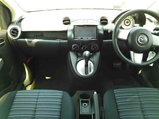 MAZDA DEMIO 2010