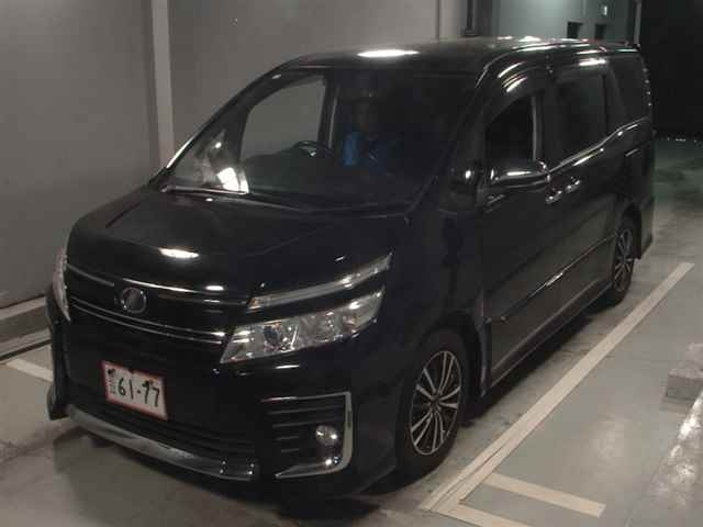 TOYOTA VOXY 2015