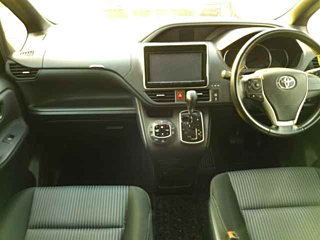 TOYOTA VOXY 2015