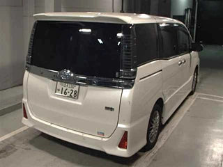 TOYOTA VOXY 2021