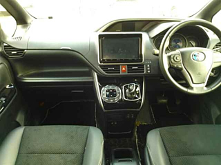 TOYOTA VOXY 2021
