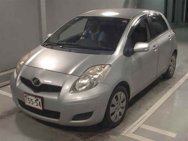 TOYOTA VITZ 2010