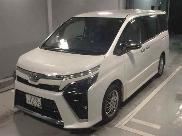 TOYOTA VOXY 2021