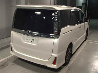 TOYOTA VOXY 2017