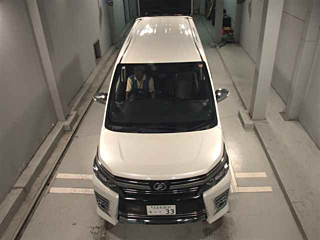 TOYOTA VOXY 2017