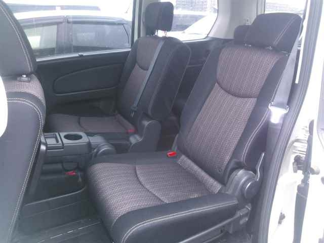 NISSAN SERENA 2015