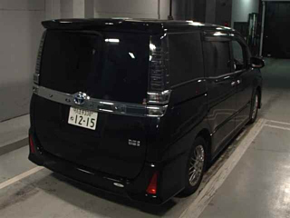 TOYOTA VOXY 2021