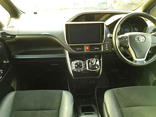 TOYOTA VOXY 2021
