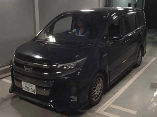 TOYOTA NOAH 2017