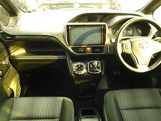 TOYOTA NOAH 2017