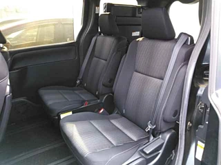TOYOTA NOAH 2017