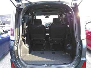 TOYOTA NOAH 2017