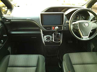 TOYOTA VOXY 2018