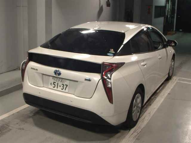 TOYOTA PRIUS 2018