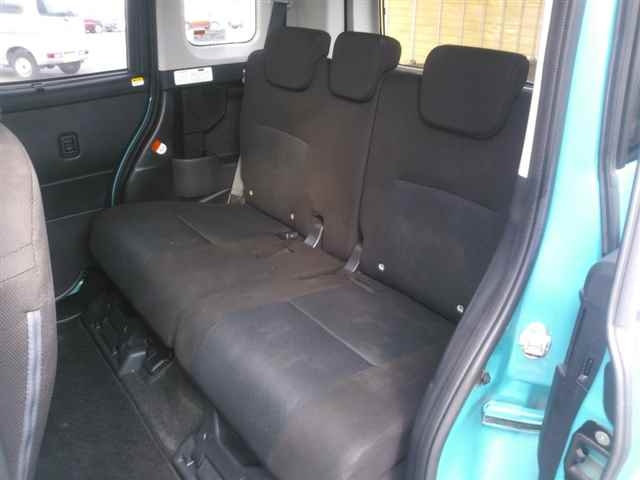 TOYOTA ROOMY 2022