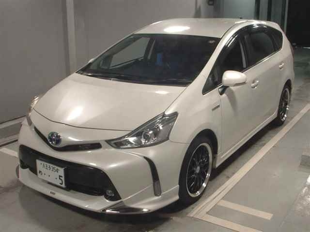 TOYOTA PRIUS ALPHA 2016