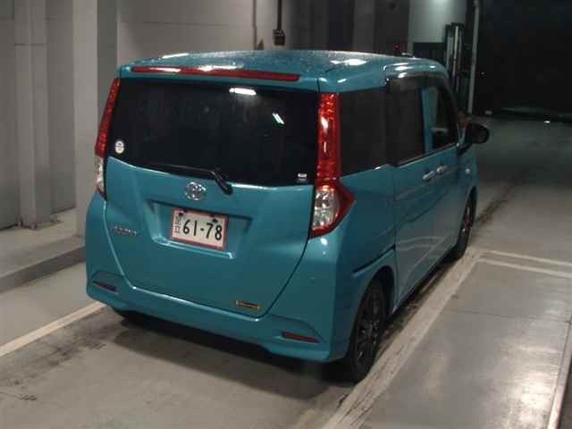 TOYOTA ROOMY 2022