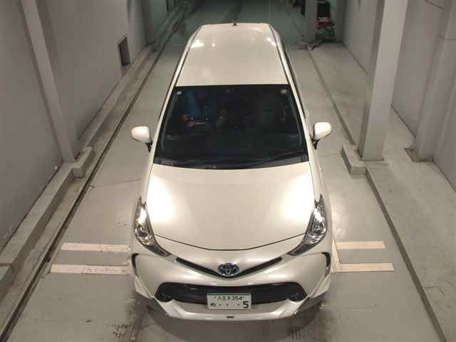 TOYOTA PRIUS ALPHA 2016