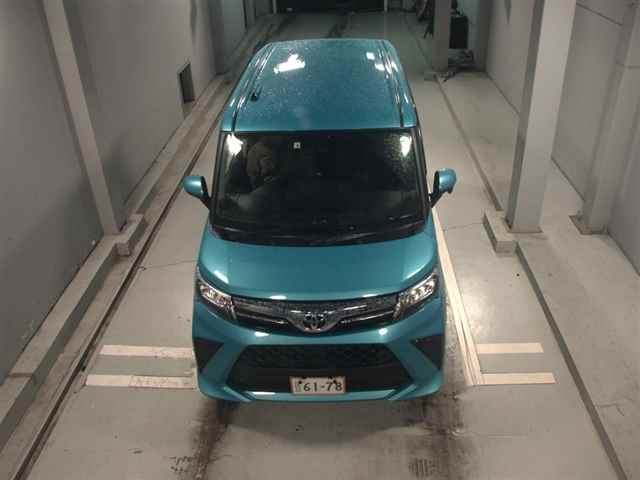 TOYOTA ROOMY 2022