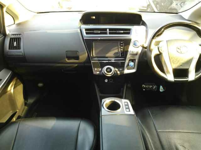 TOYOTA PRIUS ALPHA 2016