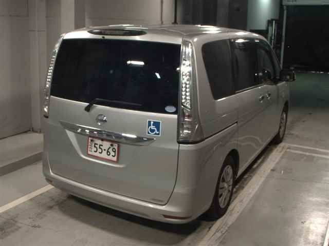 NISSAN SERENA 2015