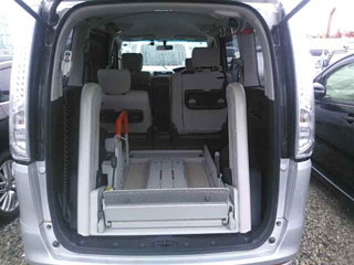 NISSAN SERENA 2015