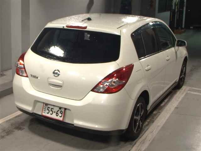 NISSAN TIIDA 2011