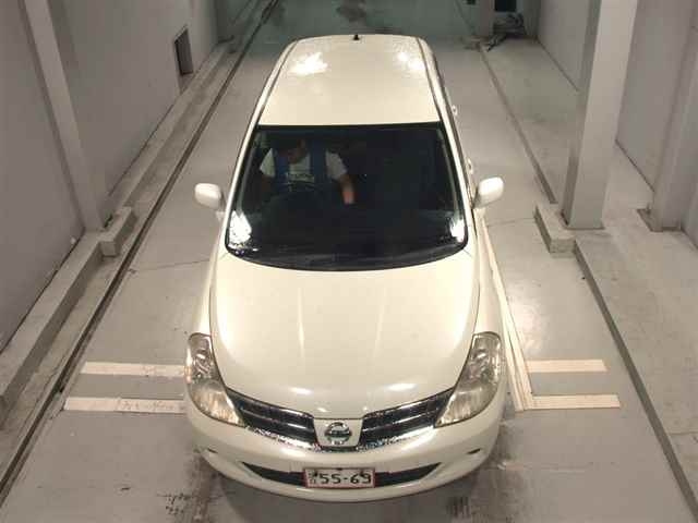 NISSAN TIIDA 2011