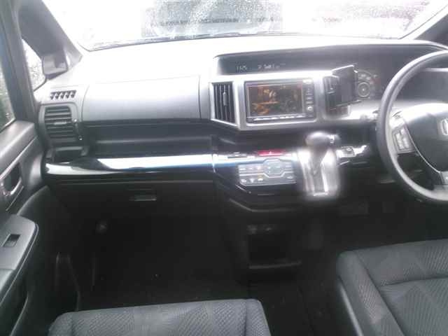 HONDA STEP WAGON 2011