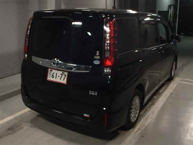TOYOTA NOAH 2016