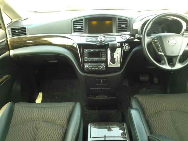 NISSAN ELGRAND 2011