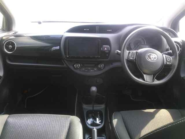 TOYOTA VITZ 2018